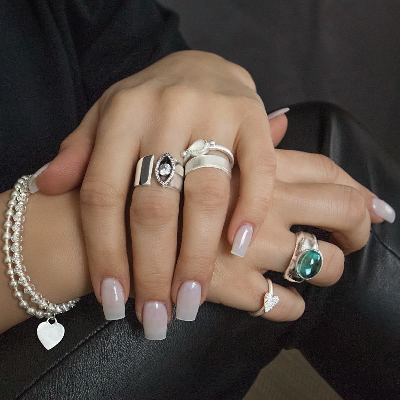 Buying a ring online - How to find the perfect fit - Moon London
