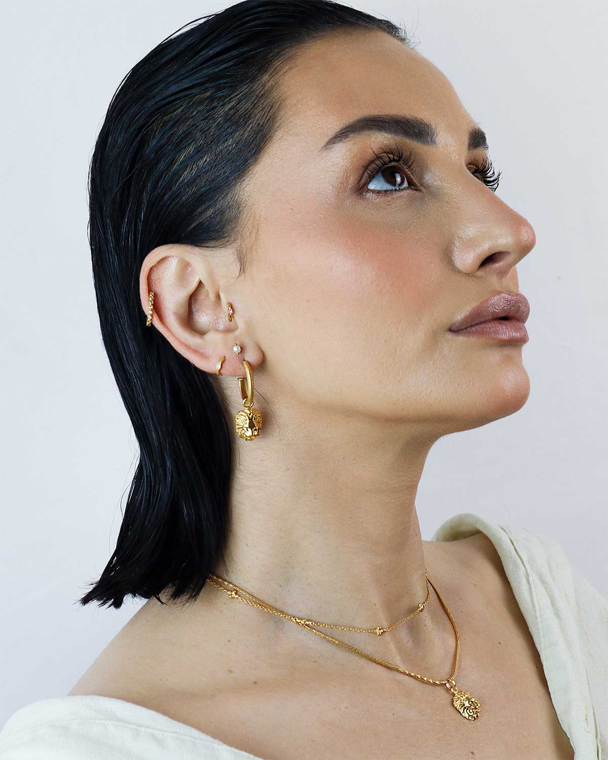 loren-the-lion-gold-pendant-necklace-polished-finish