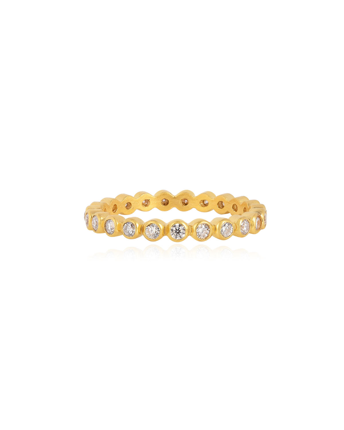 Gold ring with smaller moissanite diamonds for a delicate look
