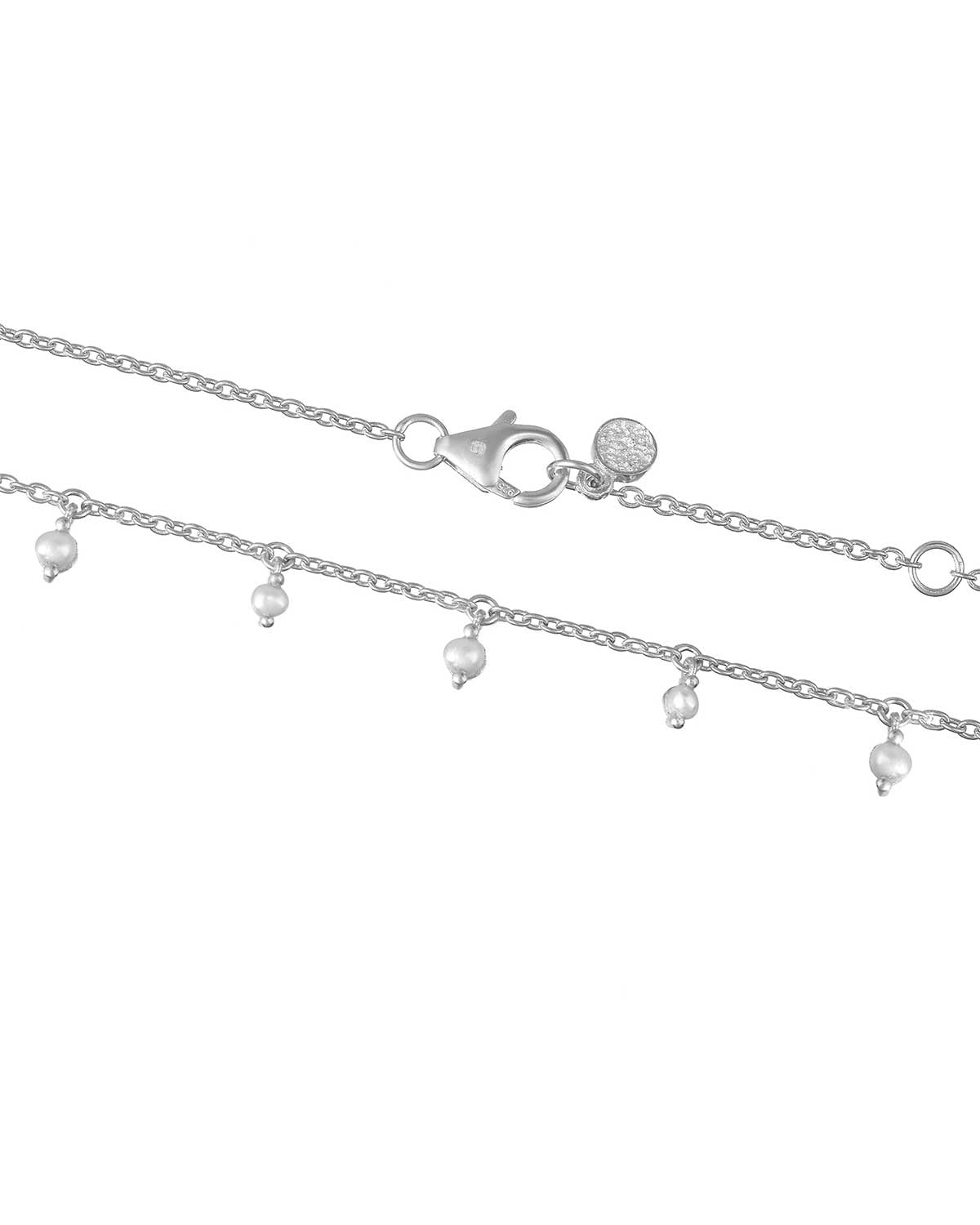 Minimal silver bracelet with pearls for everyday wear
