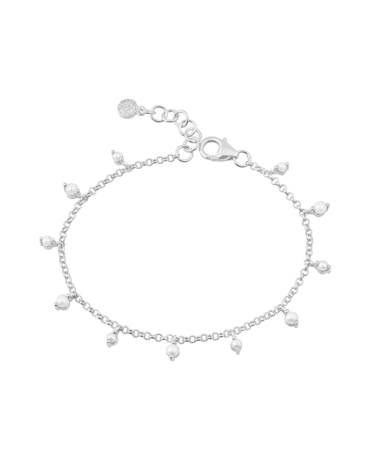 Silver bracelet with graduated pearls in a classic design