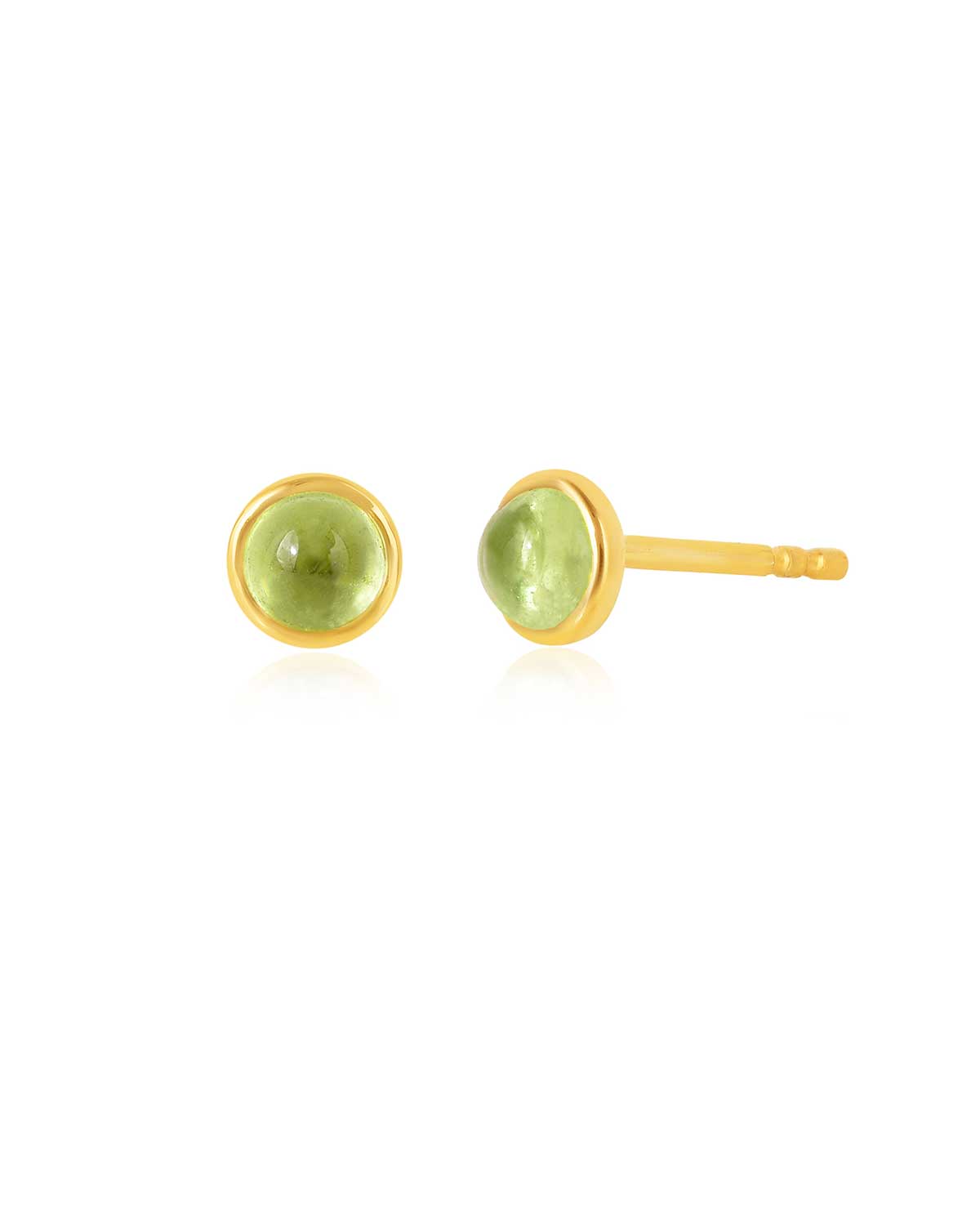 Peridot stud earrings in gold with a vibrant green gemstone