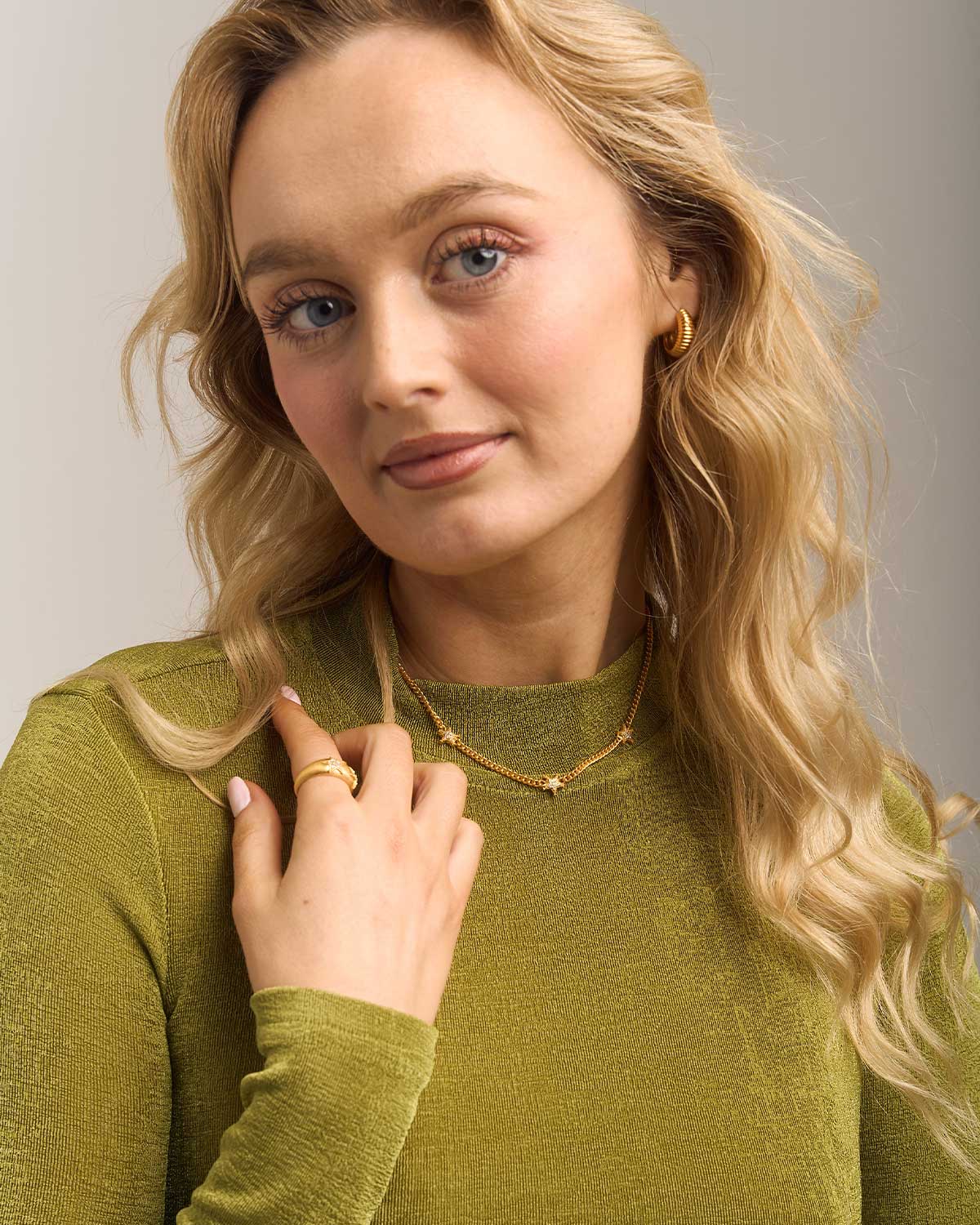 "Star" Gold Choker Adjustable Necklace