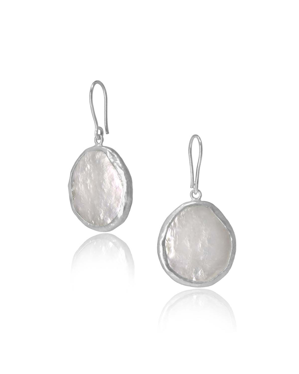 Gold earrings with natural keshi pearls and a soft matte finish